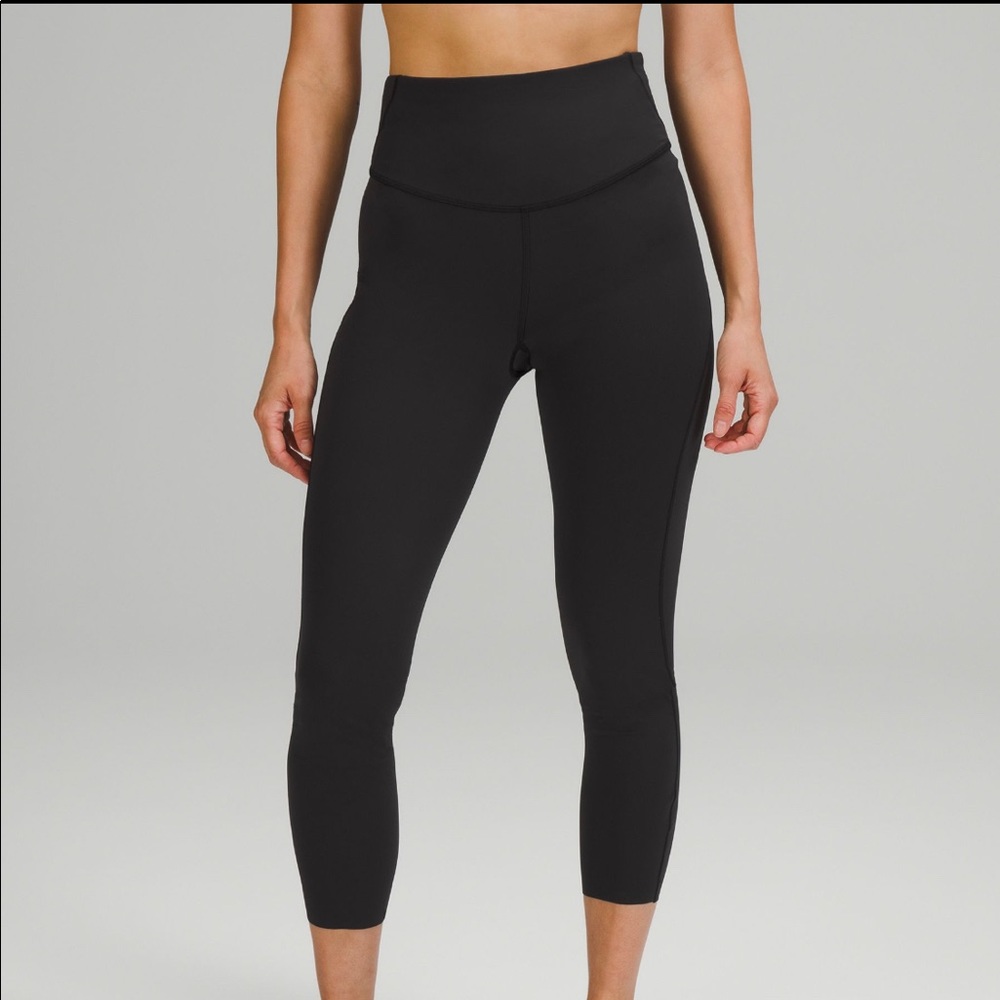 NWT Lululemon Base Pace HR Crop 23” Black Size 10